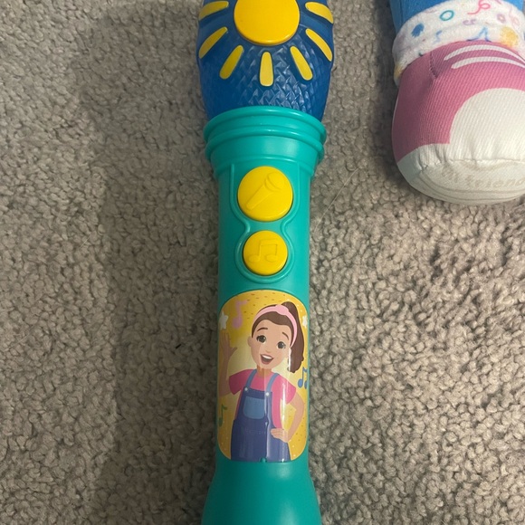 Ms. Rachel sing along doll and ms. Rachel microphone - Picture 5 of 7